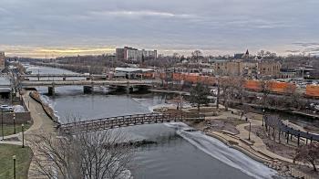 Weather camera view of City of Elgin.
