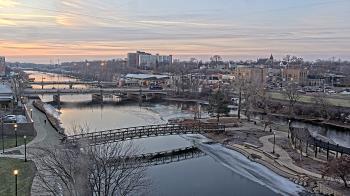 Weather camera view of City of Elgin.