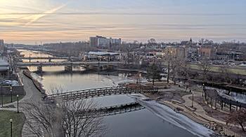 Weather camera view of City of Elgin.