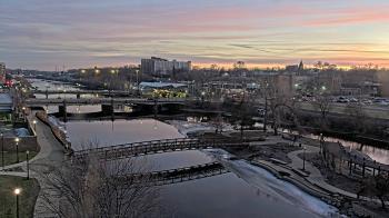 Weather camera view of City of Elgin.