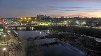 Weather camera view of City of Elgin.