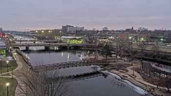 Weather camera view of City of Elgin.