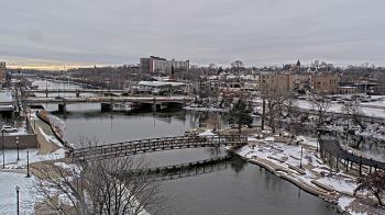 Weather camera view of City of Elgin.