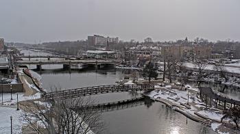 Weather camera view of City of Elgin.