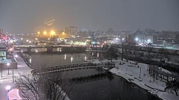 Weather camera view of City of Elgin.