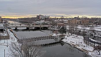 Weather camera view of City of Elgin.