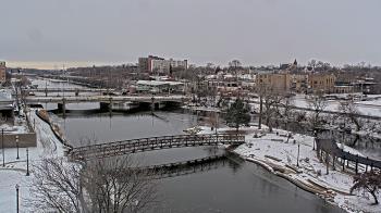 Weather camera view of City of Elgin.