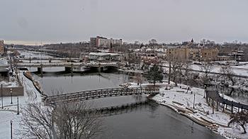 Weather camera view of City of Elgin.
