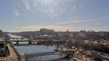 Weather camera view of City of Elgin.