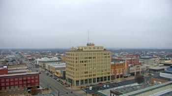 Weather camera view of First National Bank-Hutchinson.