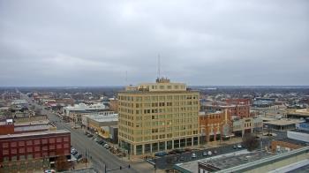 Weather camera view of First National Bank-Hutchinson.