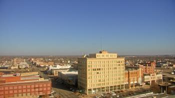 Weather camera view of First National Bank-Hutchinson.