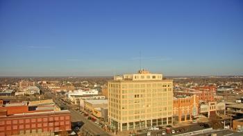 Weather camera view of First National Bank-Hutchinson.