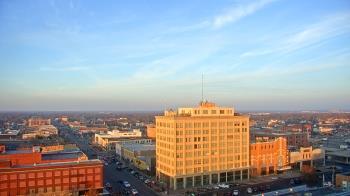 Weather camera view of First National Bank-Hutchinson.
