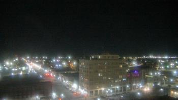 Weather camera view of First National Bank-Hutchinson.