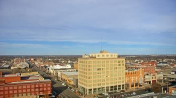 Weather camera view of First National Bank-Hutchinson.
