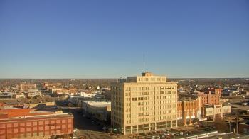 Weather camera view of First National Bank-Hutchinson.