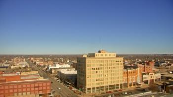 Weather camera view of First National Bank-Hutchinson.