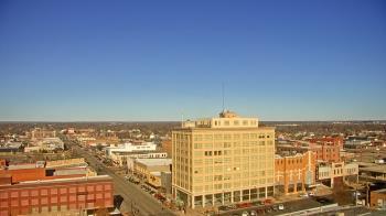 Weather camera view of First National Bank-Hutchinson.