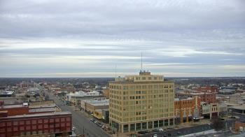 Weather camera view of First National Bank-Hutchinson.