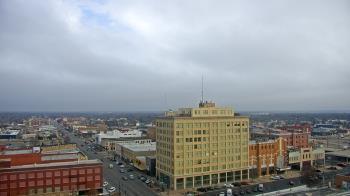 Weather camera view of First National Bank-Hutchinson.