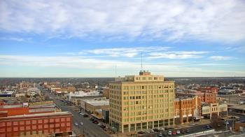 Weather camera view of First National Bank-Hutchinson.