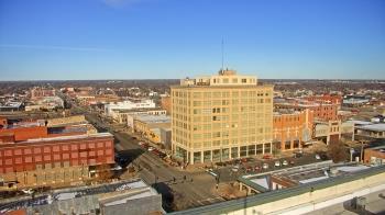 Weather camera view of First National Bank-Hutchinson.