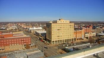 Weather camera view of First National Bank-Hutchinson.
