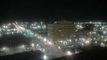 Weather camera view of First National Bank-Hutchinson.