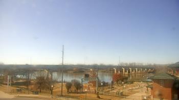 Weather camera view of Miss Lauras.