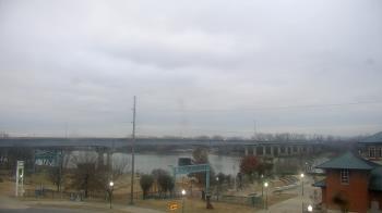 Weather camera view of Miss Lauras.