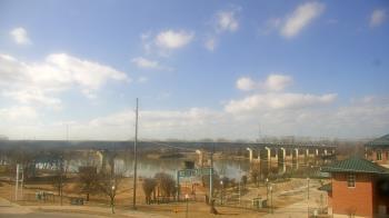 Weather camera view of Miss Lauras.