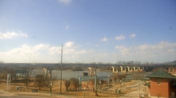 Weather camera view of Miss Lauras.