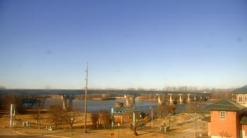 Weather camera view of Miss Lauras.