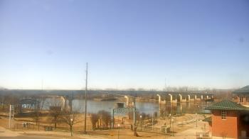 Weather camera view of Miss Lauras.