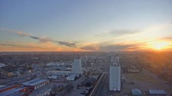 Weather camera view of Garden City Coop Inc - city center.