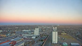 Weather camera view of Garden City Coop Inc - city center.
