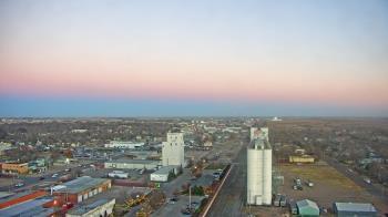 Weather camera view of Garden City Coop Inc - city center.