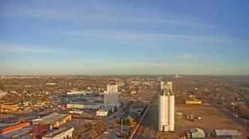Weather camera view of Garden City Coop Inc - city center.
