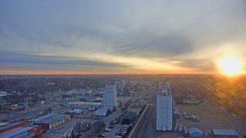 Weather camera view of Garden City Coop Inc - city center.