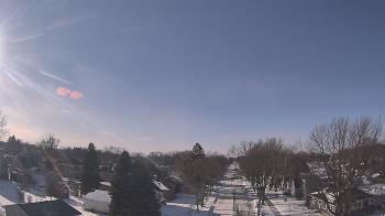 Weather camera view of Sibley East Middle and High School.