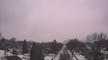 Weather camera view of Sibley East Middle and High School.