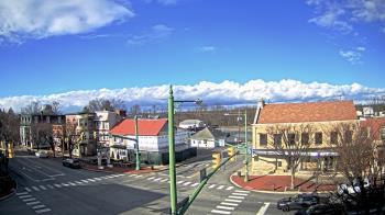 Weather camera view of JoJos Pizza.