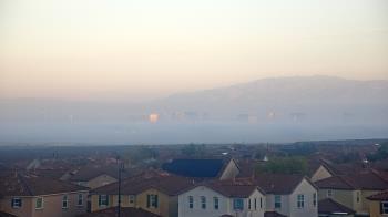 Weather camera view of Robert and Sandy Ellis ES.