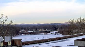 Weather camera view of Haverstraw Elementary School.