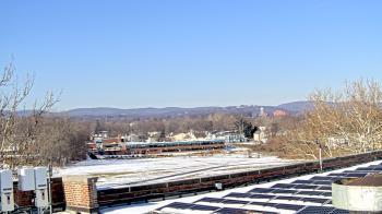 Weather camera view of Haverstraw Elementary School.