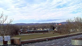 Weather camera view of Haverstraw Elementary School.