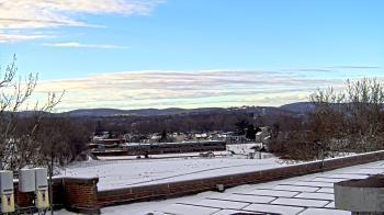 Weather camera view of Haverstraw Elementary School.