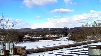Weather camera view of Haverstraw Elementary School.