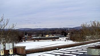 Weather camera view of Haverstraw Elementary School.